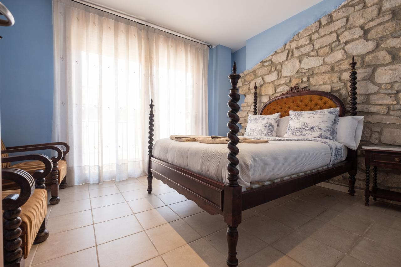 Enoturismo Celler Pinol Apartment Batea Bagian luar foto