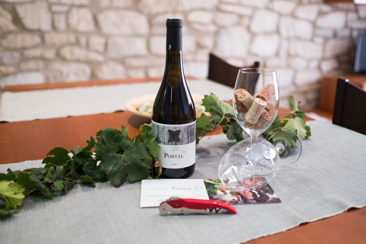 Enoturismo Celler Pinol Apartment Batea Bagian luar foto
